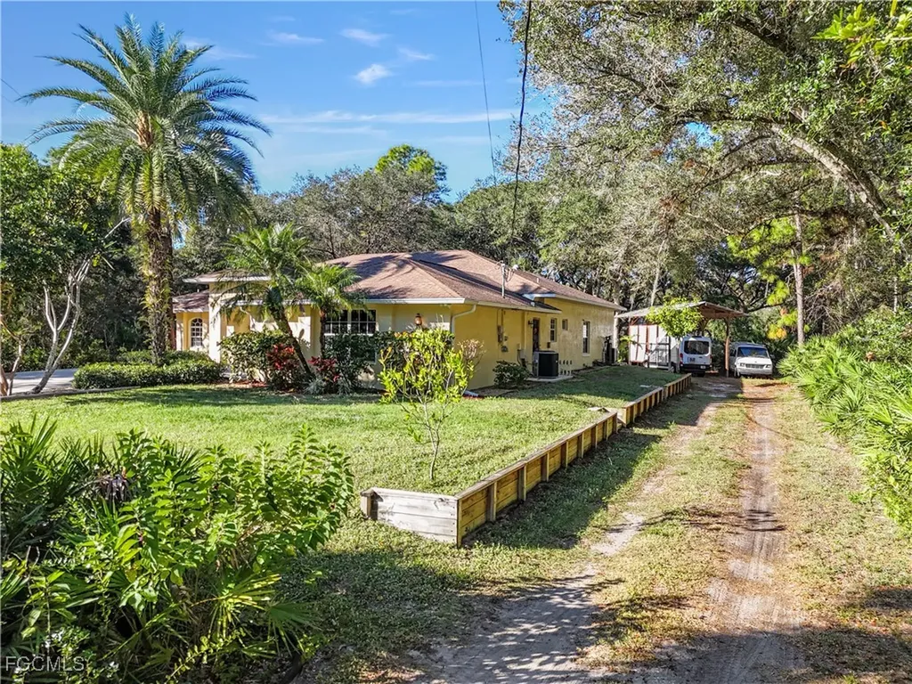 1915 Roosevelt Avenue Lehigh Acres FL 33972