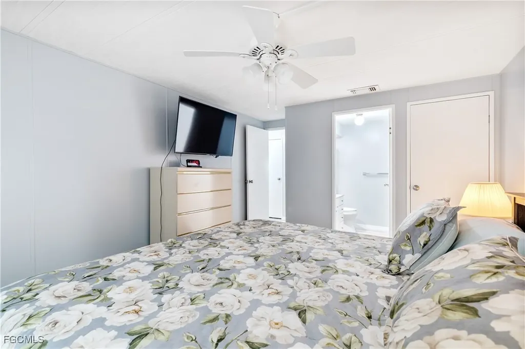 16042 Citron Way North Fort Myers FL 33903