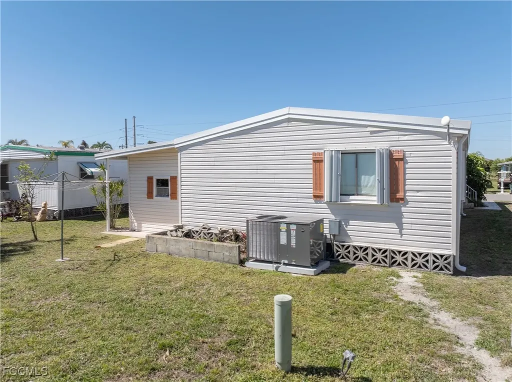 16042 Citron Way North Fort Myers FL 33903