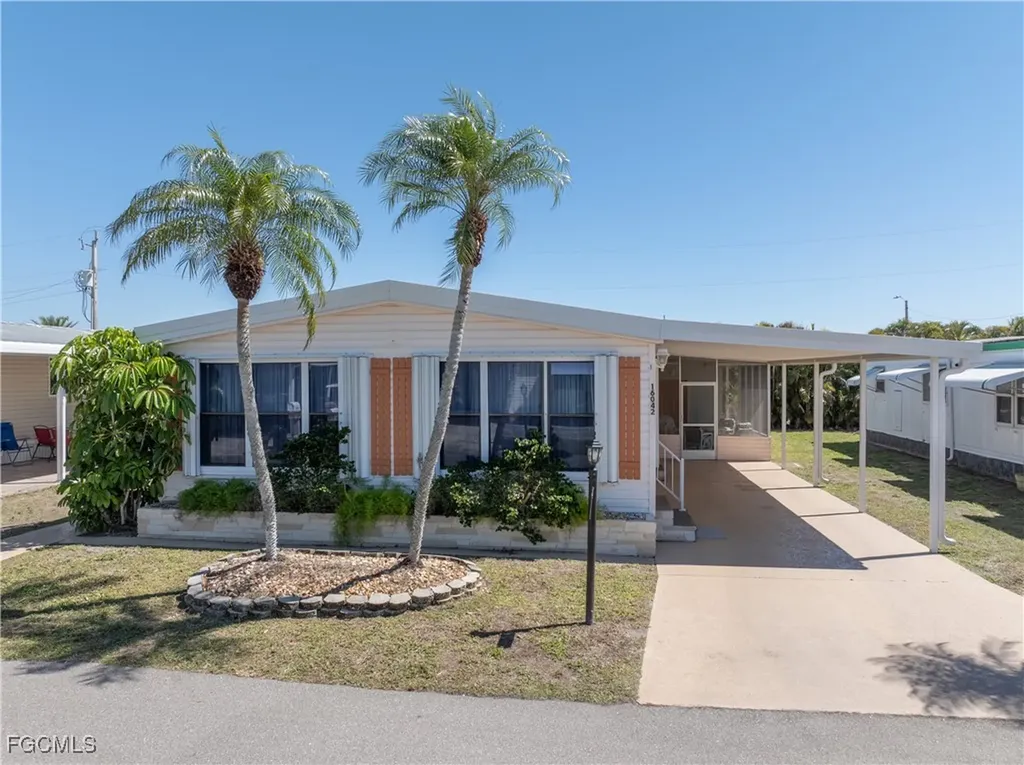 16042 Citron Way North Fort Myers FL 33903