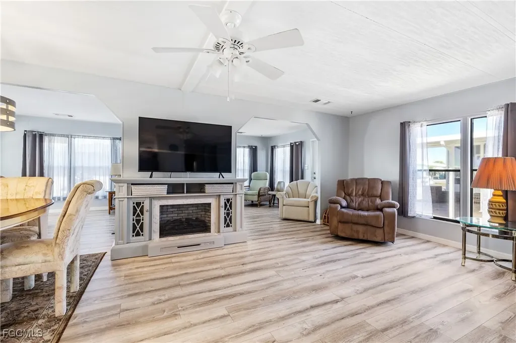 16042 Citron Way North Fort Myers FL 33903