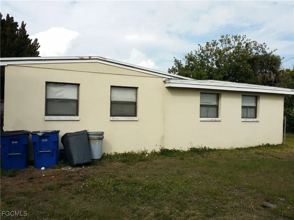 950 Lakeview Drive North Fort Myers FL 33903