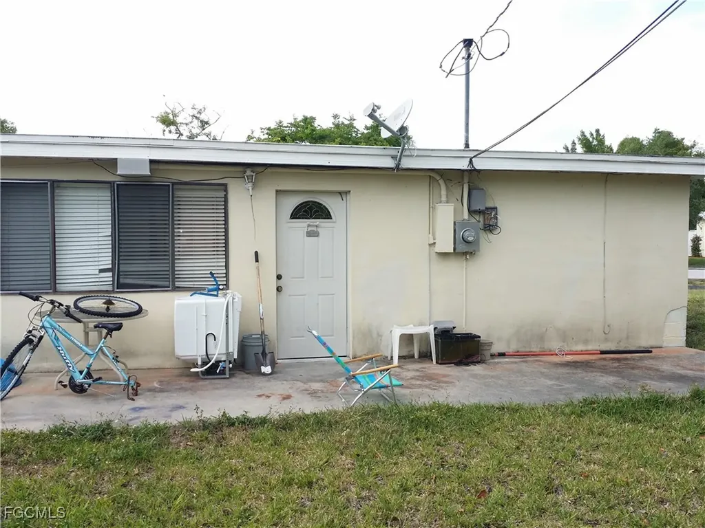 950 Lakeview Drive North Fort Myers FL 33903