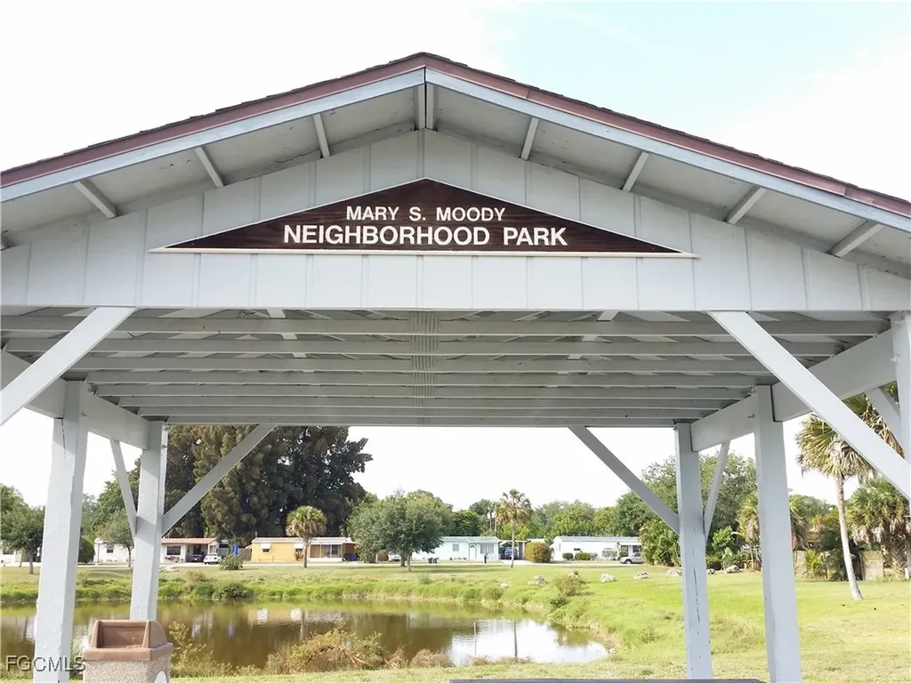 950 Lakeview Drive North Fort Myers FL 33903