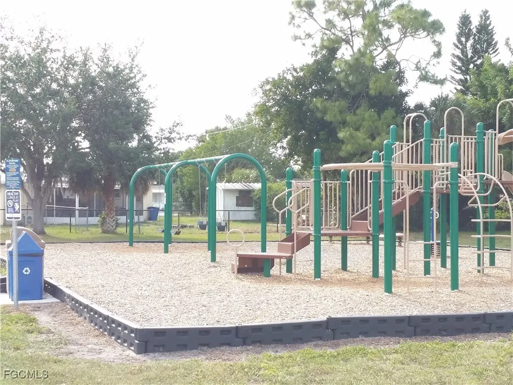 950 Lakeview Drive North Fort Myers FL 33903