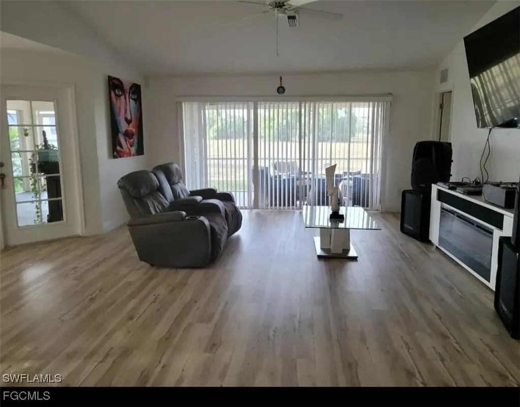 3805 NW 41st Lane Cape Coral FL 33993