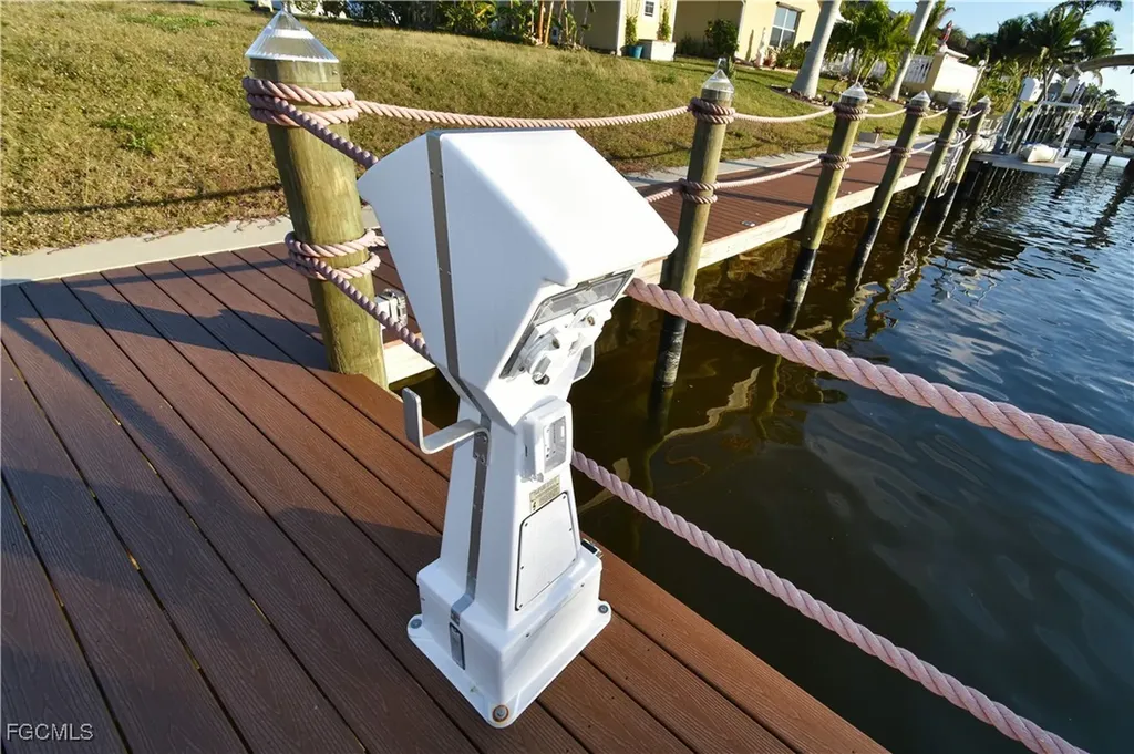 1500 NW 36th Avenue Cape Coral FL 33993