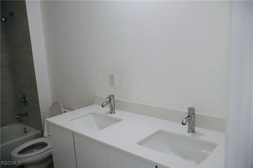 3215 8th Street SW Lehigh Acres FL 33976
