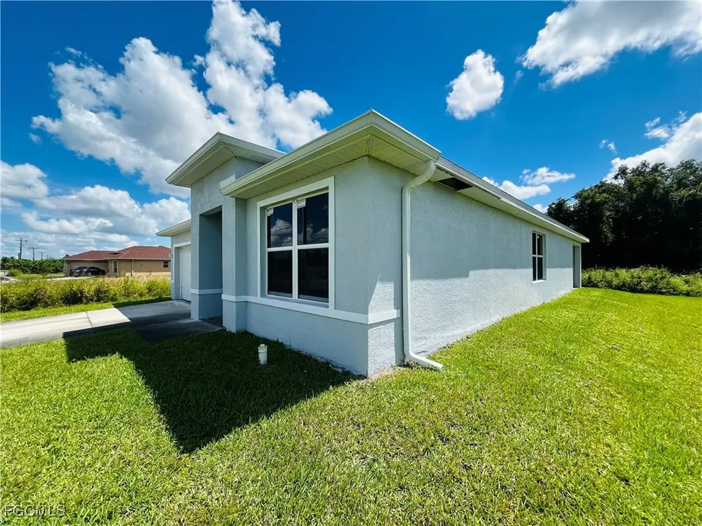 3215 8th Street SW Lehigh Acres FL 33976