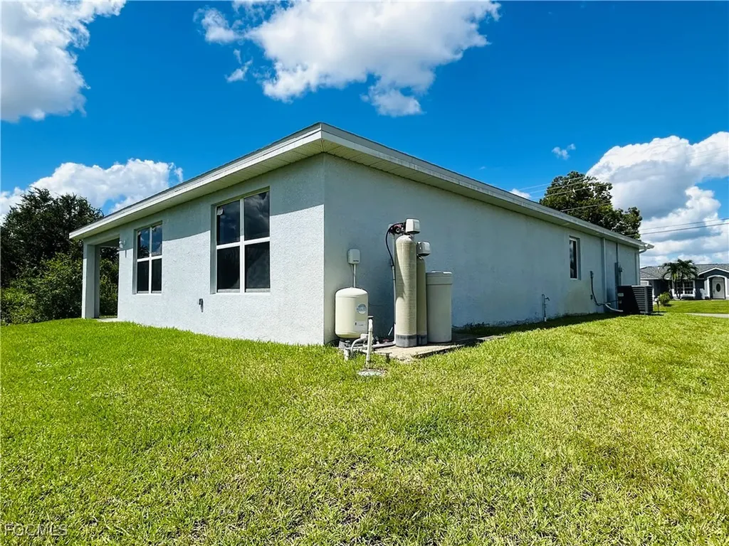 3215 8th Street SW Lehigh Acres FL 33976