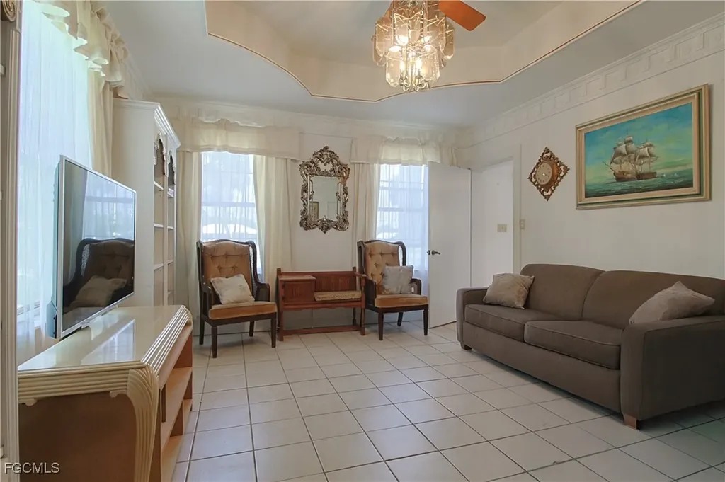 21810 Pearl Street Alva FL 33920