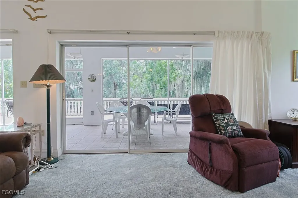 21810 Pearl Street Alva FL 33920