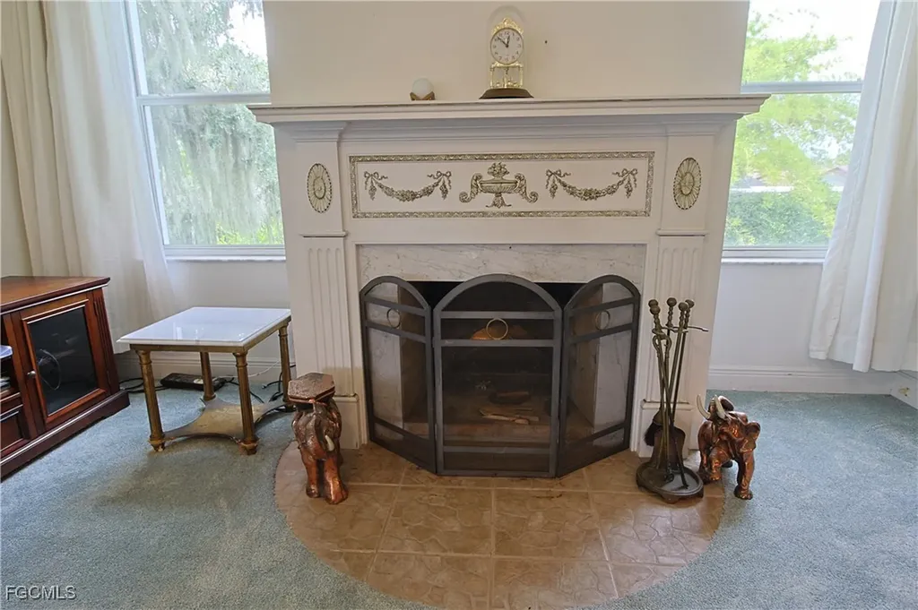 21810 Pearl Street Alva FL 33920