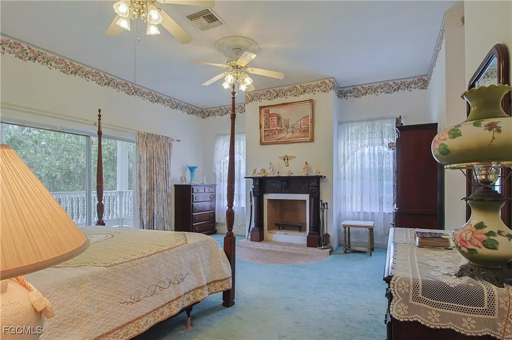 21810 Pearl Street Alva FL 33920