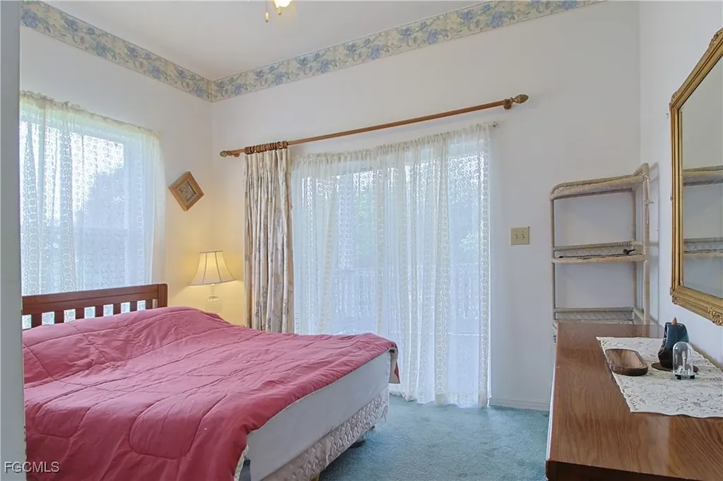 21810 Pearl Street Alva FL 33920