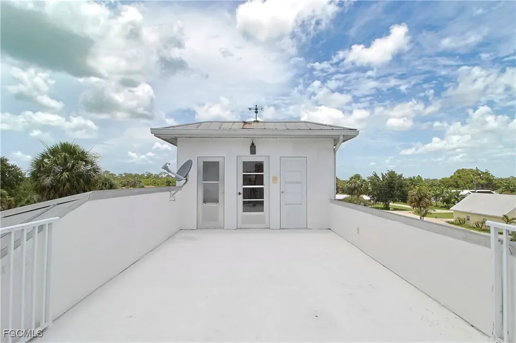 21810 Pearl Street Alva FL 33920