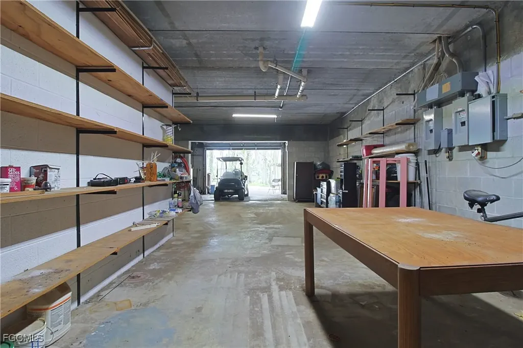 21810 Pearl Street Alva FL 33920