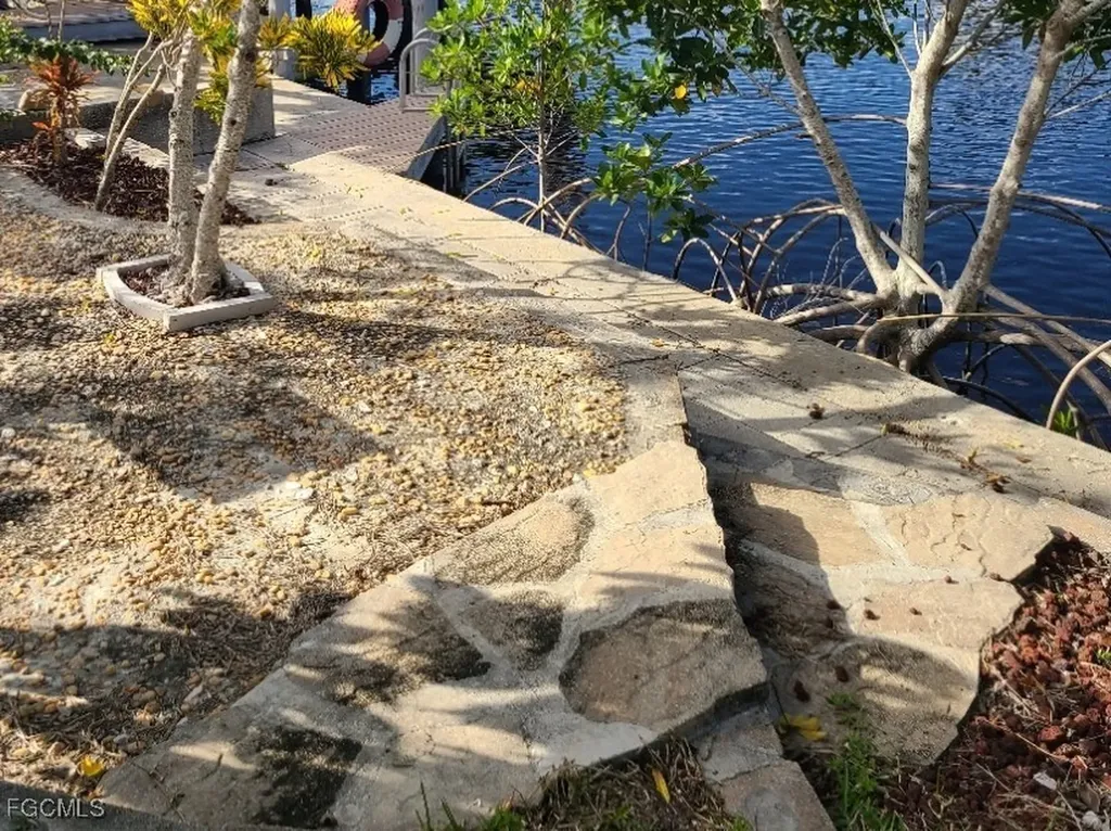 127 SW 52nd Terrace Cape Coral FL 33914