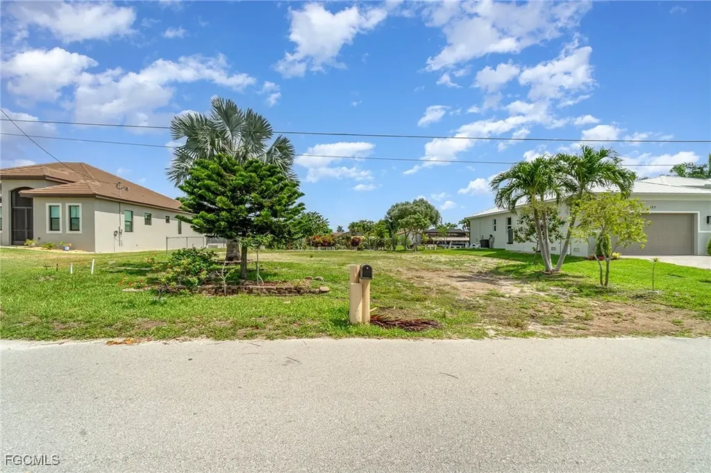 127 SW 52nd Terrace Cape Coral FL 33914