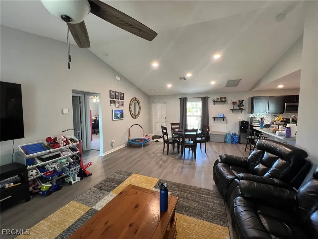 1143 NW 4th Place Cape Coral FL 33993