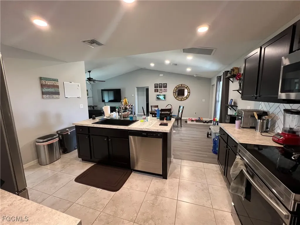 1143 NW 4th Place Cape Coral FL 33993