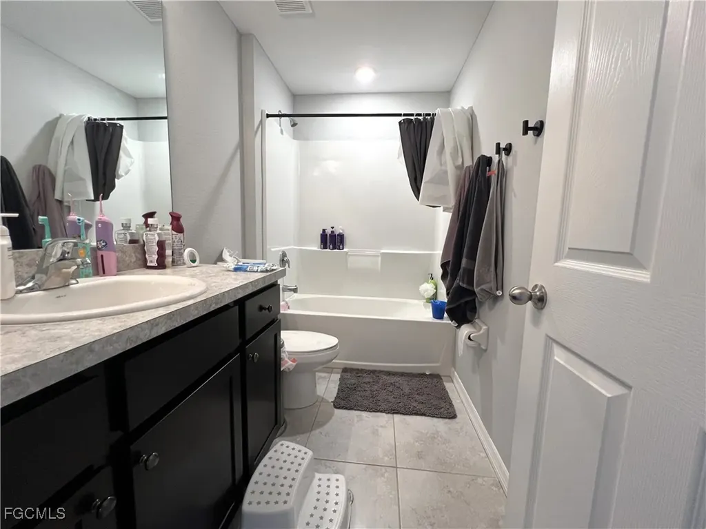1143 NW 4th Place Cape Coral FL 33993