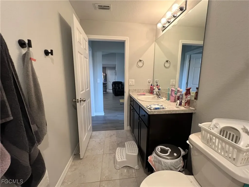 1143 NW 4th Place Cape Coral FL 33993