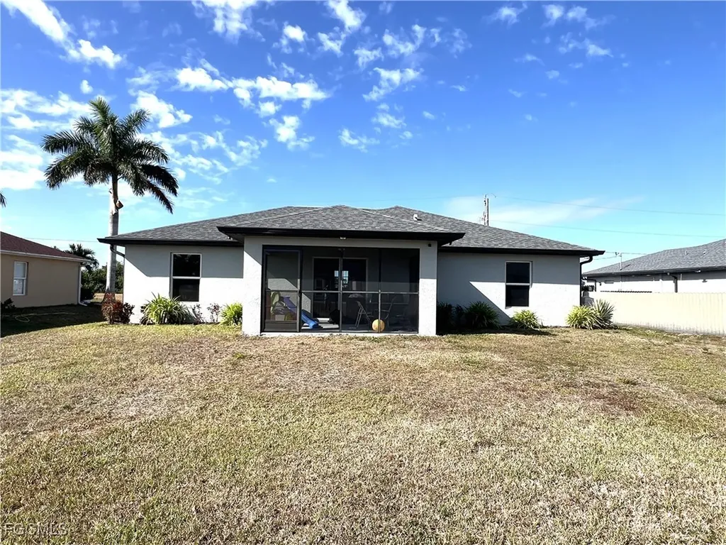 1143 NW 4th Place Cape Coral FL 33993