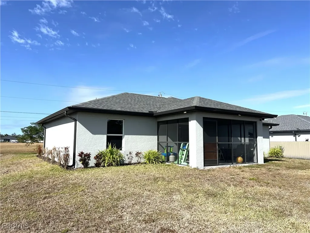 1143 NW 4th Place Cape Coral FL 33993