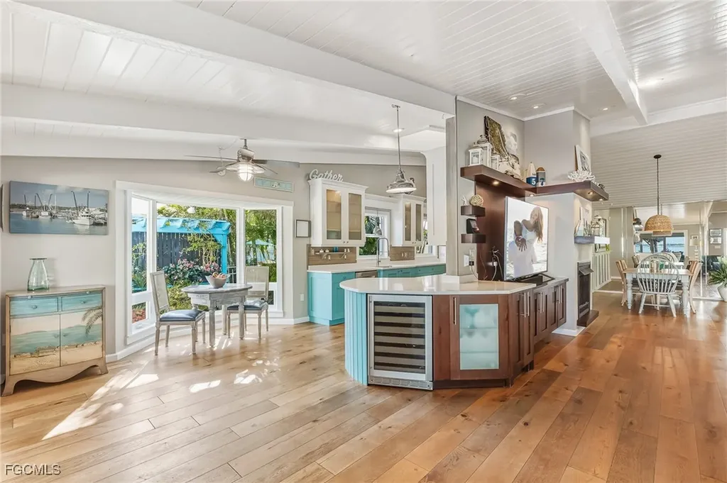 2905 SE 22nd Place Cape Coral FL 33904