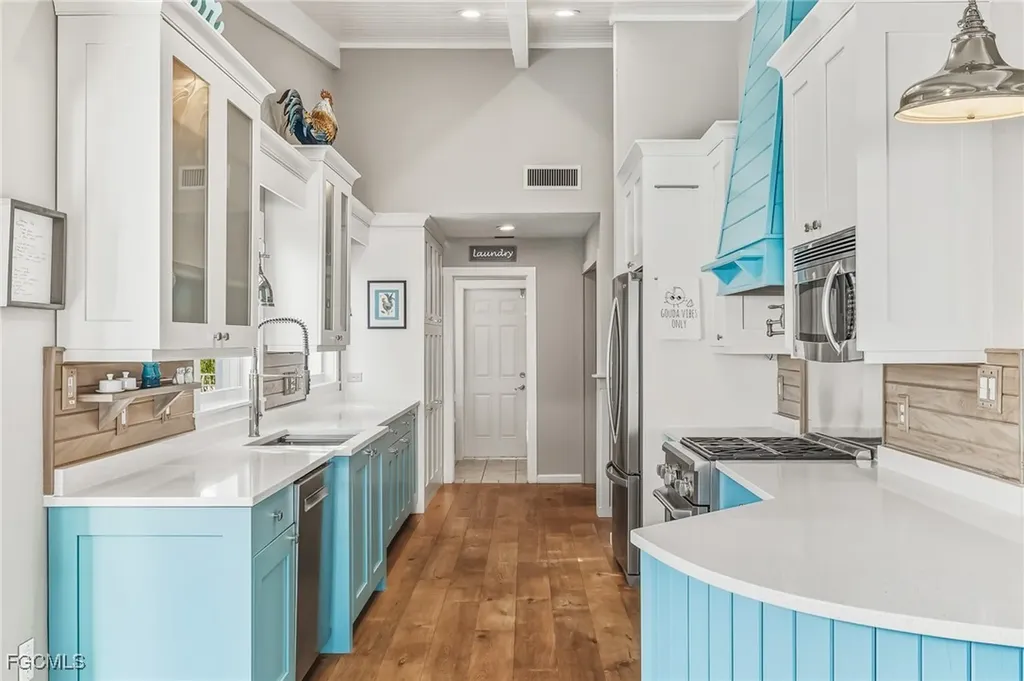 2905 SE 22nd Place Cape Coral FL 33904