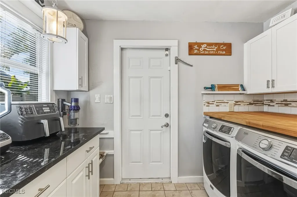 2905 SE 22nd Place Cape Coral FL 33904