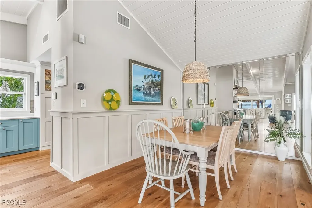 2905 SE 22nd Place Cape Coral FL 33904