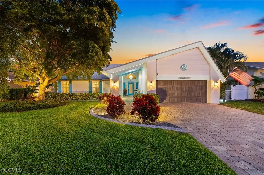 2905 SE 22nd Place Cape Coral FL 33904