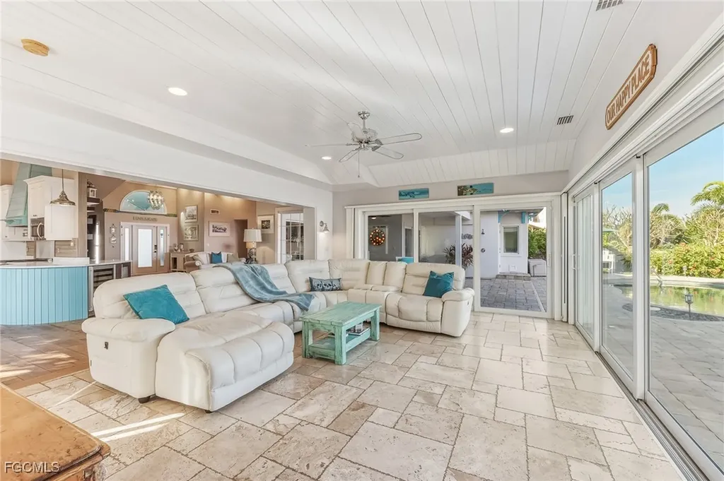 2905 SE 22nd Place Cape Coral FL 33904