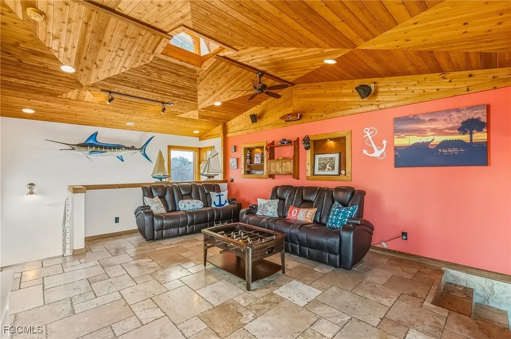 2905 SE 22nd Place Cape Coral FL 33904