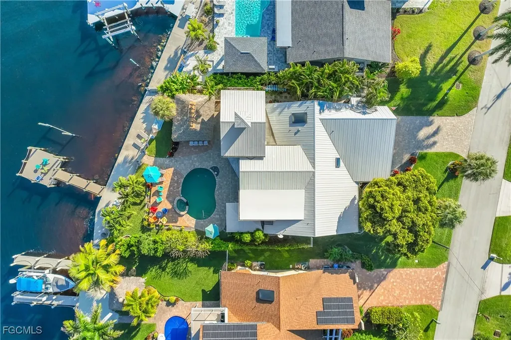 2905 SE 22nd Place Cape Coral FL 33904