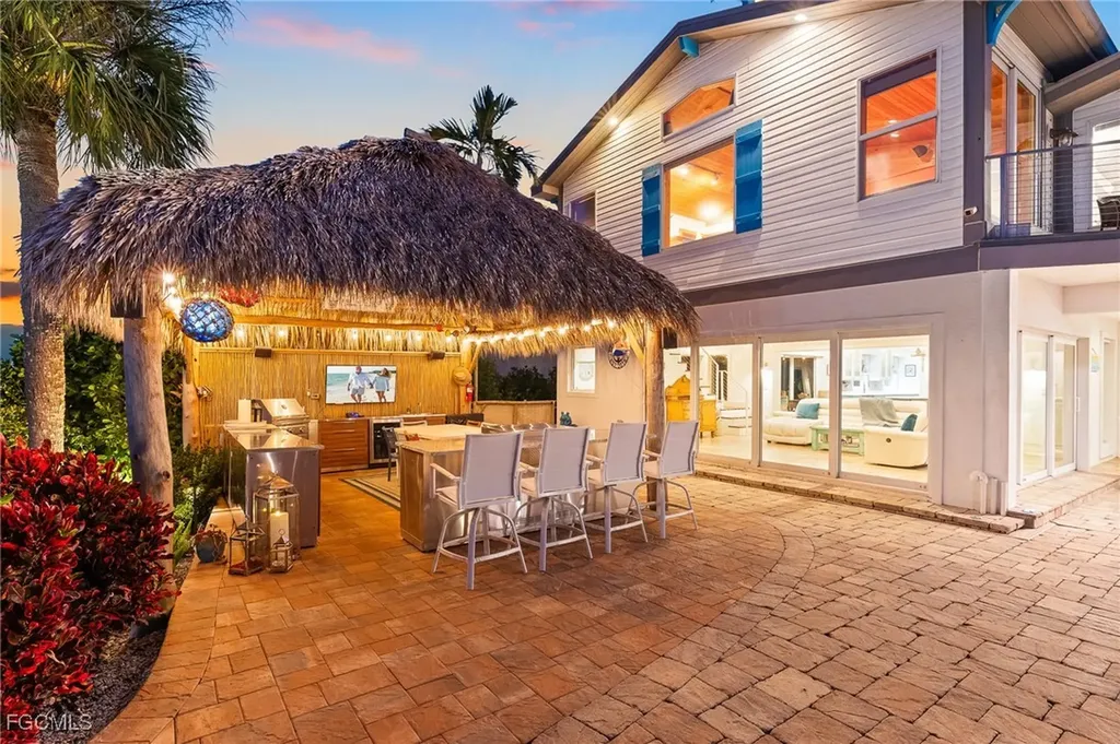 2905 SE 22nd Place Cape Coral FL 33904