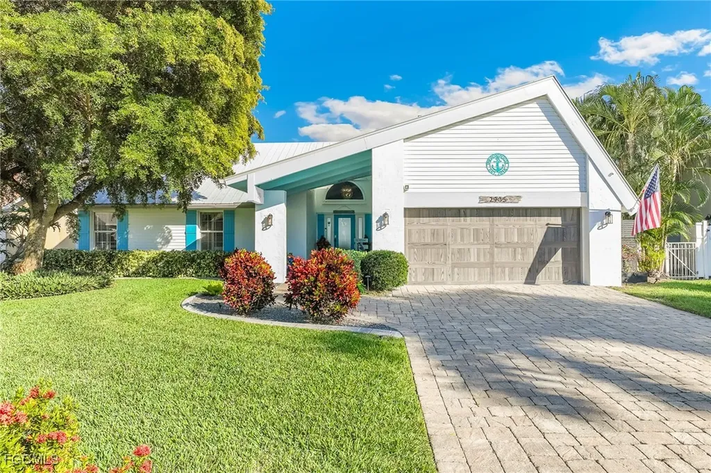 2905 SE 22nd Place Cape Coral FL 33904