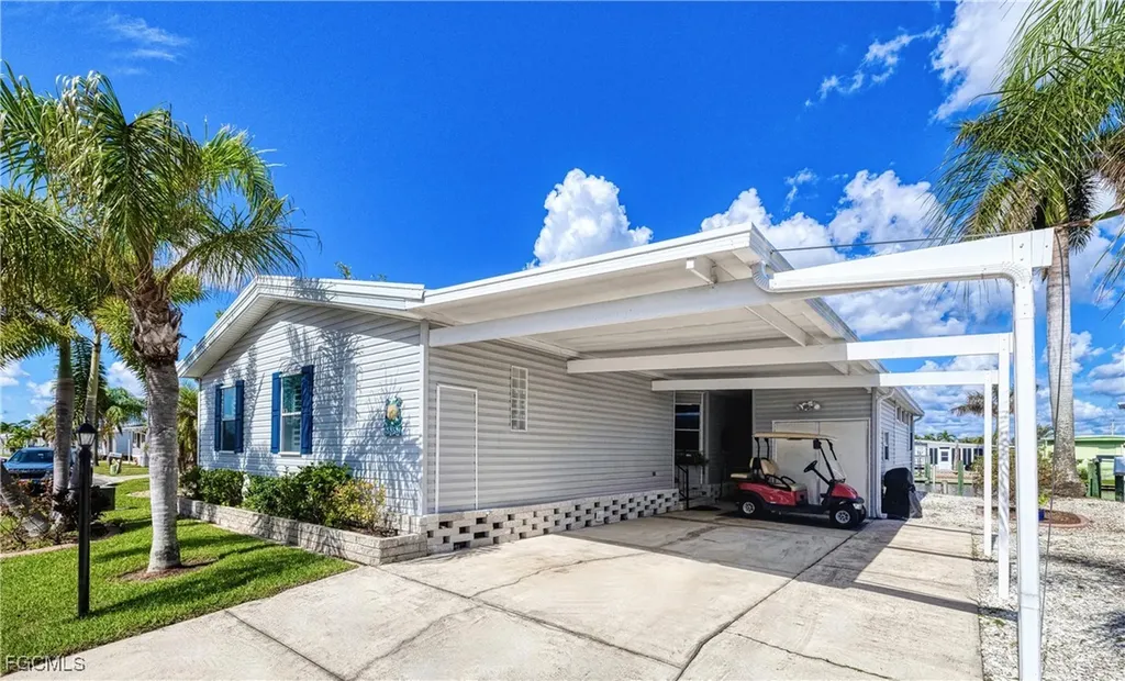 5535 Adam Drive North Fort Myers FL 33917