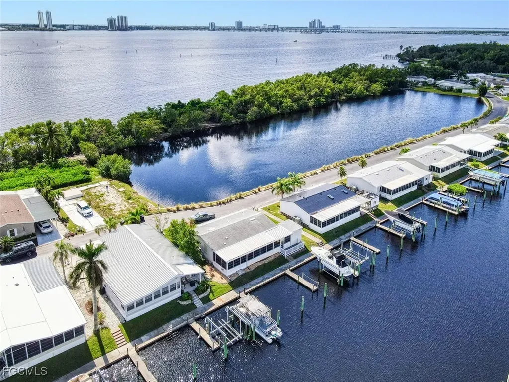 5535 Adam Drive North Fort Myers FL 33917