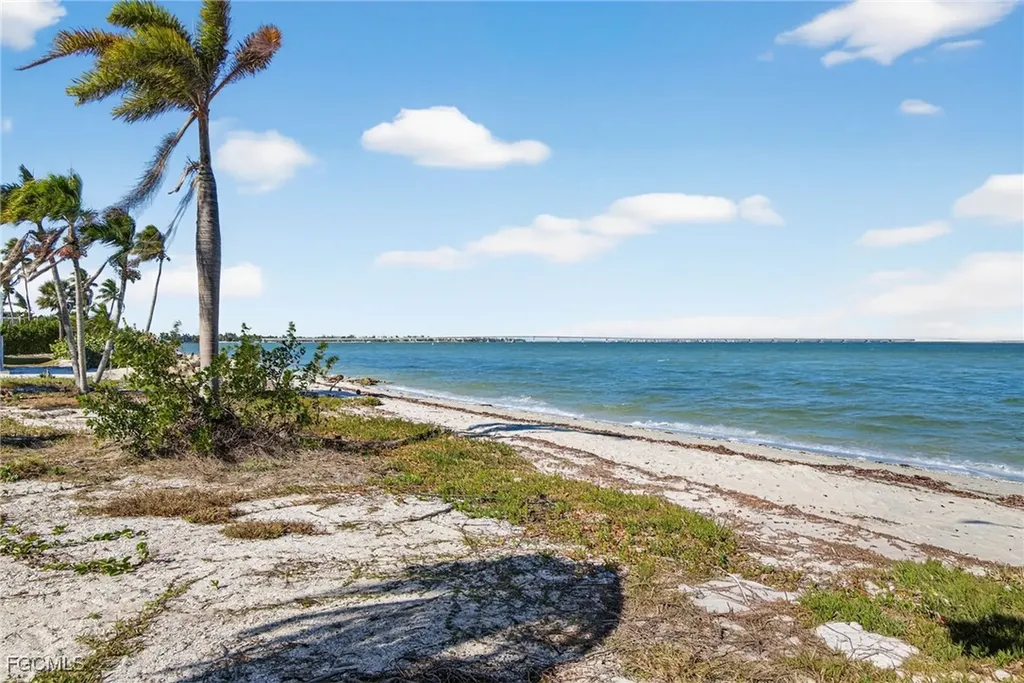 1245 Buttonwood Lane Sanibel FL 33957