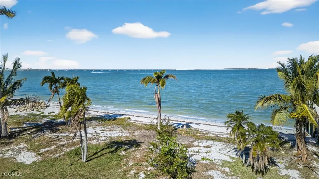1245 Buttonwood Lane Sanibel FL 33957