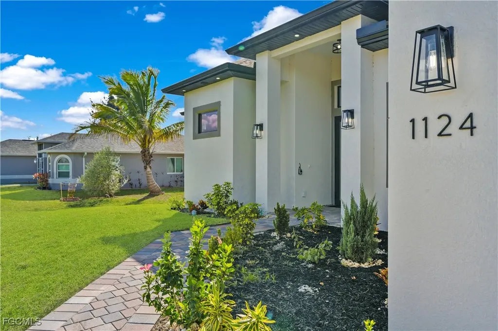 1124 NW 31st Avenue Cape Coral FL 33993