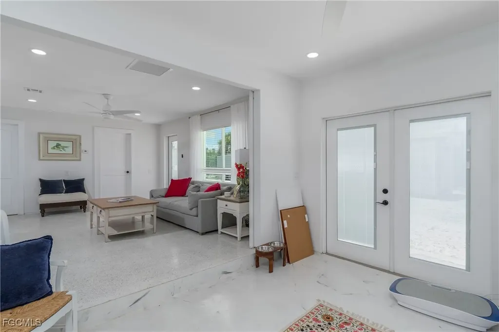 450 Birdsong Place Sanibel FL 33957