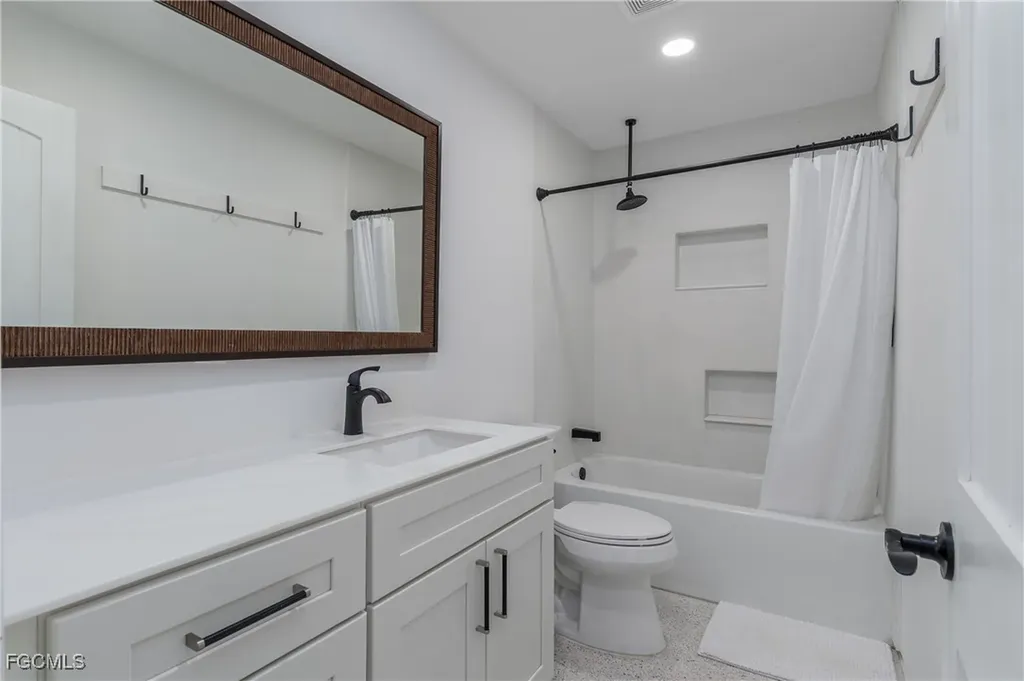 450 Birdsong Place Sanibel FL 33957