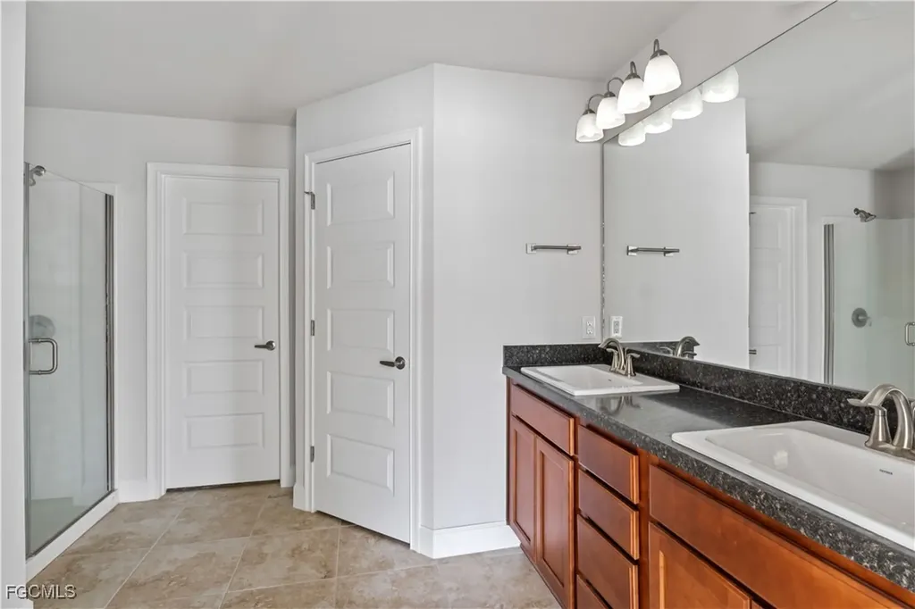 2432 NW 22nd Terrace Cape Coral FL 33993