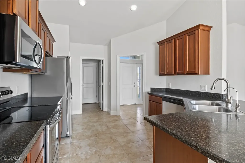 2432 NW 22nd Terrace Cape Coral FL 33993