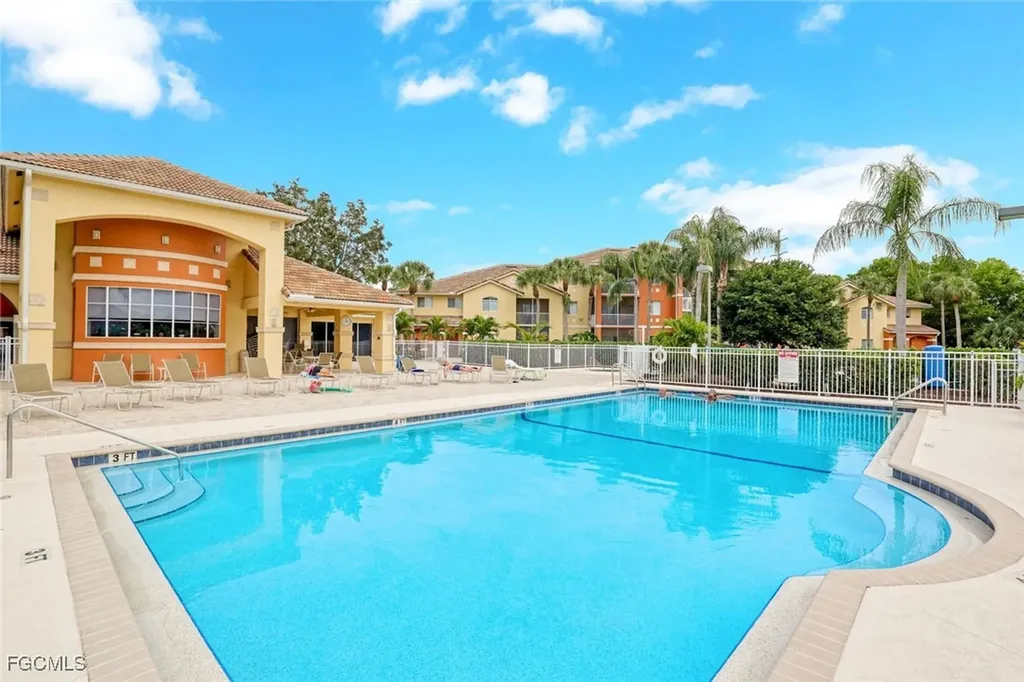 6300 Aragon Way Fort Myers FL 33966