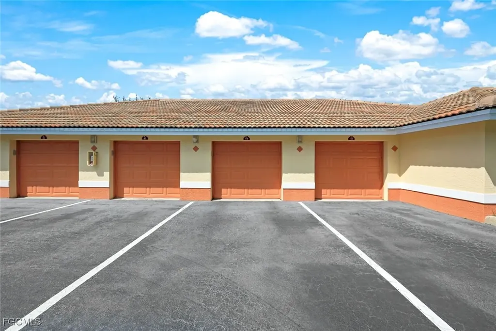 6300 Aragon Way Fort Myers FL 33966